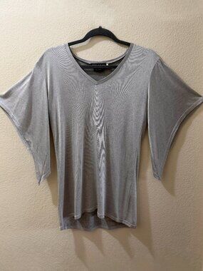 Gray V-Neck Short Sleeve Top Size L